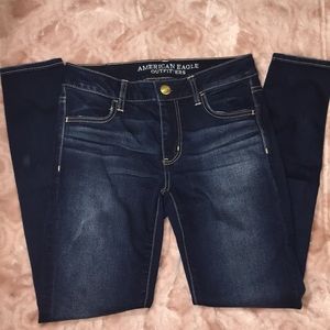 LIKE NEW AMERICAN EAGLE DARK WASH JEANS